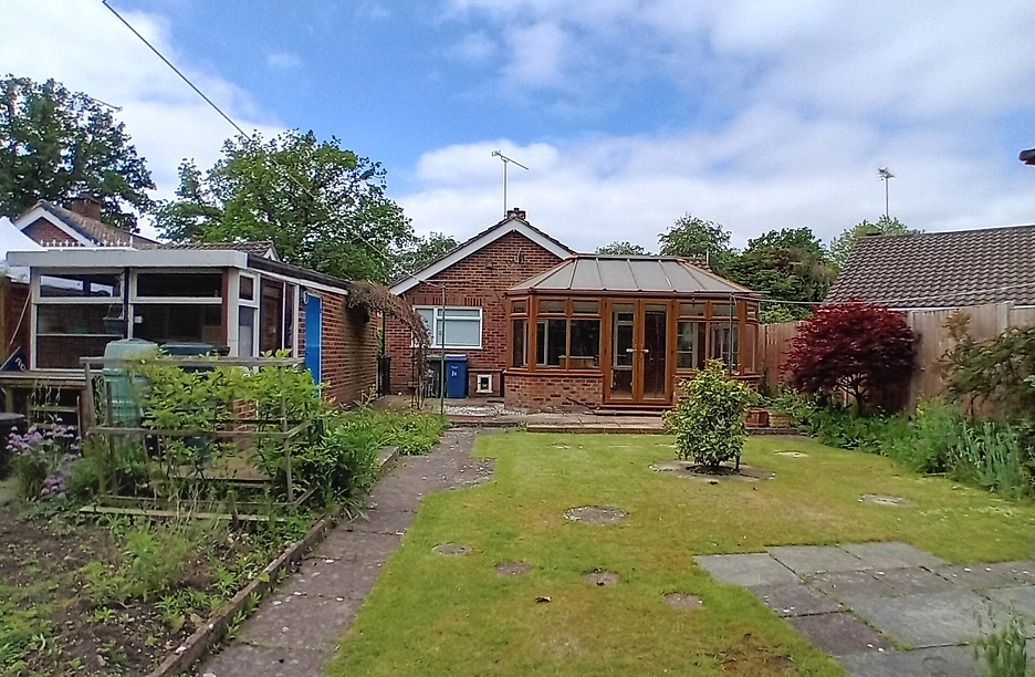 3 bedroom bungalow for sale - Osborne Drive, Fleet, Hampshire, GU52 - Property View 1