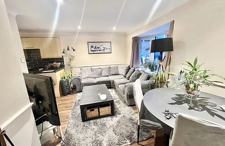 2 bedroom bungalow for sale - Waterside Court, Fleet, Hampshire, GU51 - Property View 3