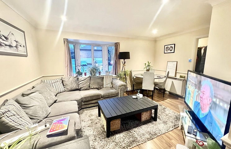 2 bedroom bungalow for sale - Waterside Court, Fleet, Hampshire, GU51