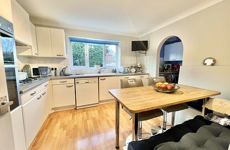 4 bedroom house for sale - Saddleback Way, Fleet, Hampshire, GU51 - Property View 2