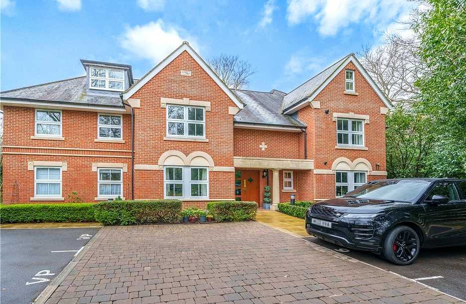 2 bedroom apartment for sale - Gally Hill Road, Church Crookham, Fleet, Hampshire, GU52 - Property View 1