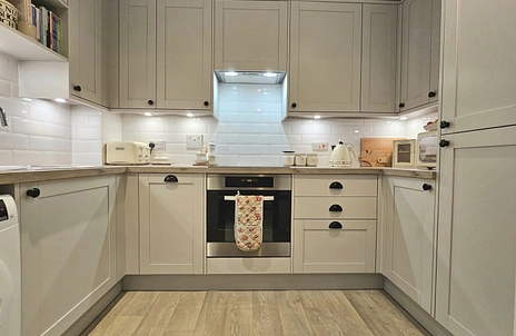 2 bedroom apartment for sale - The Coppice, Church Crookham, Fleet, Hampshire, GU52 - Property View 3