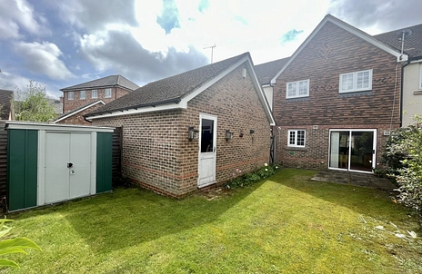 3 bedroom house for sale - The West Hundreds, Fleet, Hampshire, GU51 - Property View 2