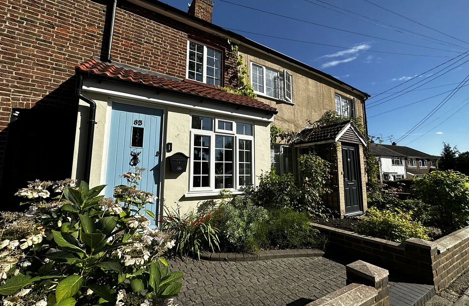 2 bedroom house for sale - Crookham Road, Church Crookham, Fleet, Hampshire, GU51 - Property View 1