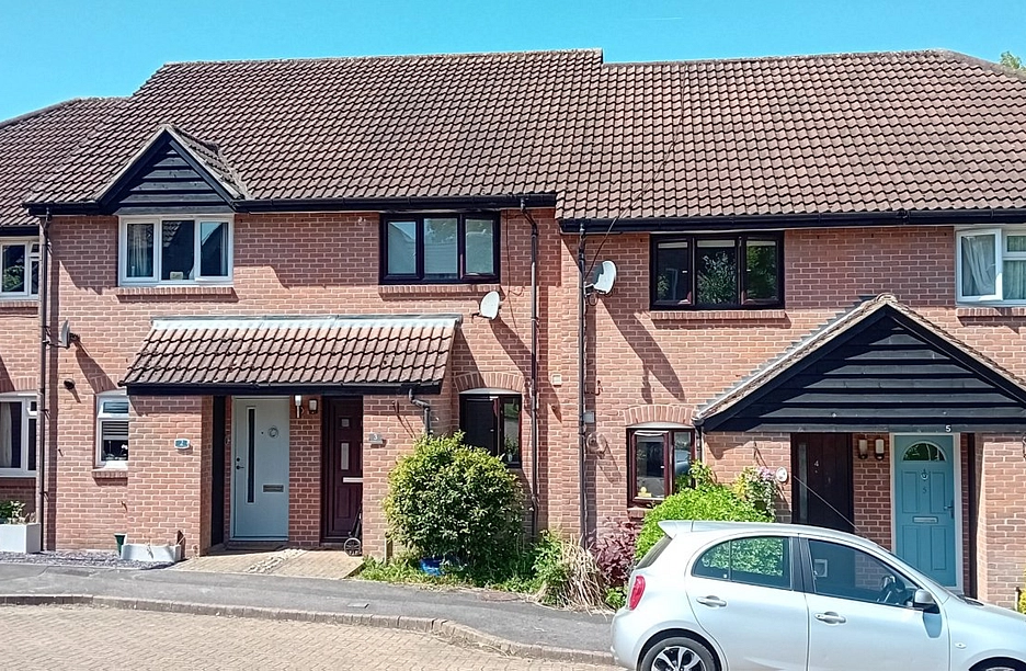 2 bedroom house for sale - House Plat Court, Church Crookham, Fleet, Hampshire, GU52 - Property View 1