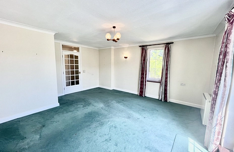2 bedroom apartment for sale - Hartford Court, Hartley Wintney, Hook, Hampshire, RG27 - Property View 3