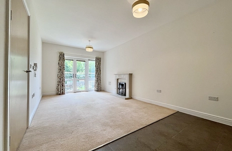 2 bedroom apartment for sale - Keble Court, Redfields Lane, Church Crookham, Fleet, GU52 - Property View 3