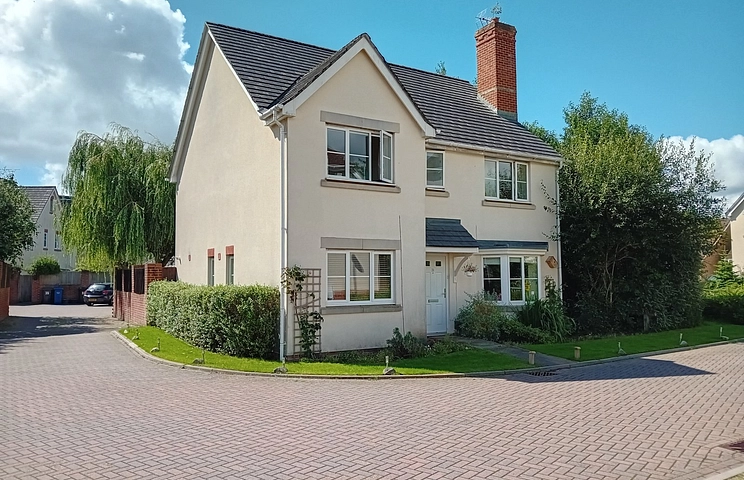4 bedroom house for sale - St Swithins Road, Fleet, Hampshire, GU51