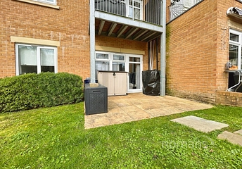 2 bedroom apartment for sale - Copse Close, Fleet, Hampshire, GU51 - Property View 1