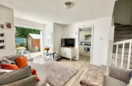 1 bedroom house for sale - Hop Garden, Church Crookham, Fleet, Hampshire, GU52 - Property View 2