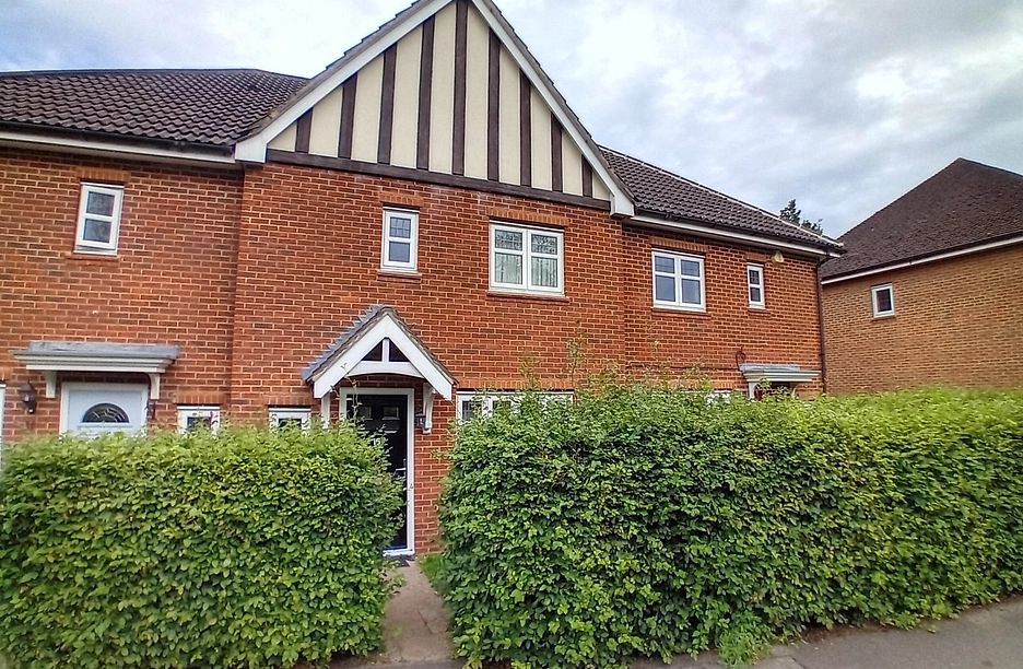 3 bedroom house for sale - Chineham Close, Fleet, Hampshire, GU51 - Property View 1