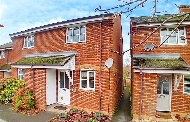 2 bedroom house for sale - Pawmers Mead, Church Crookham, Fleet, Hampshire, GU52