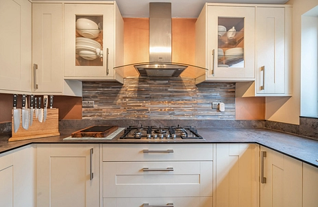 4 bedroom house for sale - Green Leys, Church Crookham, Fleet, Hampshire, GU52 - Property View 3