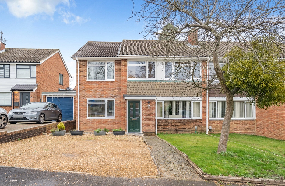 4 bedroom house for sale - Green Leys, Church Crookham, Fleet, Hampshire, GU52 - Property View 1