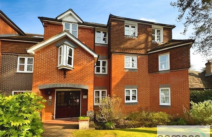 2 bedroom apartment for sale - Silver Wood Court, Branksomewood Road, Fleet, Hampshire, GU51