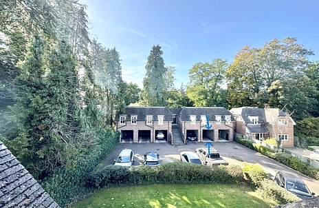 2 bedroom apartment for sale - Douglas Court, Fleet Road, Fleet, Hampshire, GU51 - Property View 2