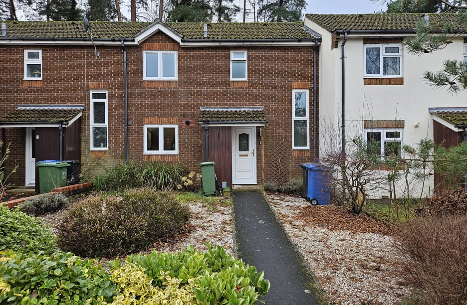 2 bedroom house for sale - Richard Close, Fleet, Hampshire, GU51 - Property View 1