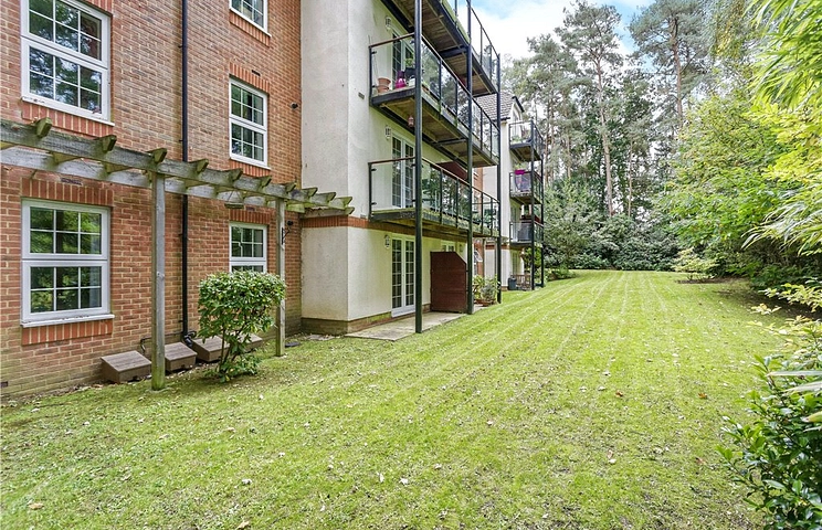 2 bedroom apartment for sale - The Coppice, Church Crookham, Fleet, Hampshire, GU52