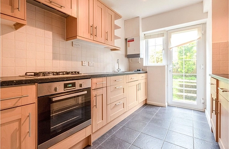 3 bedroom apartment for sale - Cranbrook Court, Fleet, Hampshire, GU51 - Property View 2