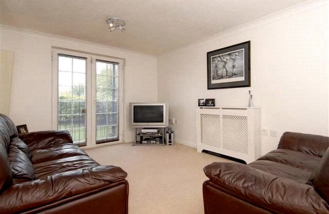 2 bedroom apartment for sale - Beaumont Court, Harrow Road, Fleet, GU51 - Property View 2