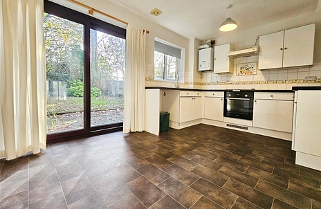 2 bedroom house for sale - Wynne Gardens, Church Crookham, Fleet, GU52 - Property View 3