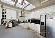5 bedroom bungalow for sale - Albany Road, Fleet, Hampshire, GU51 - Property View 3