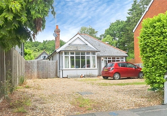 5 bedroom bungalow for sale - Albany Road, Fleet, Hampshire, GU51 - Property View 1