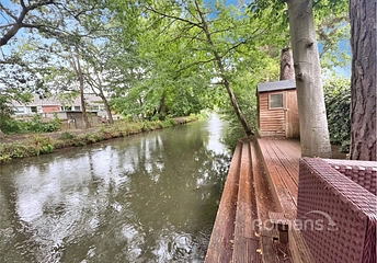 4 bedroom house for sale - Larchfield Road, Fleet, Hampshire, GU52 - Property View 1