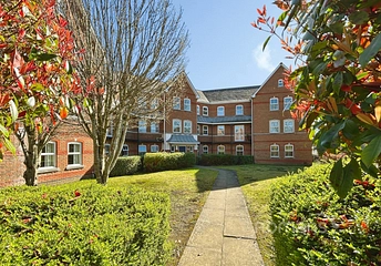 2 bedroom apartment for sale - Mayfair Court, Turners Avenue, Elvetham Heath, Hampshire, GU51 - Property View 1