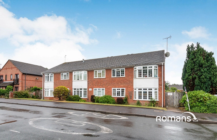 2 bedroom apartment to rent - Georgina Court, Clarence Road, Fleet, GU51