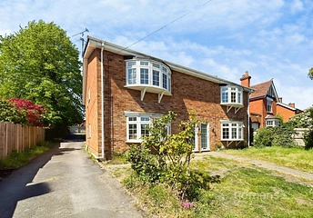 2 bedroom maisonette to rent - Connaught Road, Fleet, Hampshire, GU51 - Property View 1
