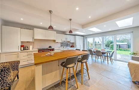 4 bedroom house for sale - Alma Lane, Farnham, Surrey, GU9 - Property View 3