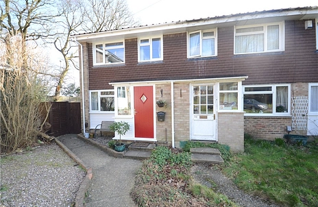 3 bedroom house for sale - White Cottage Close, Farnham, Surrey, GU9 - Property View 2