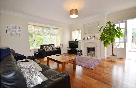 3 bedroom bungalow for sale - Badger Court, Hale Road, Farnham, Surrey, GU9 - Property View 2