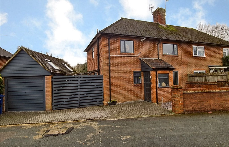 4 bedroom house for sale - Newcome Road, Farnham, Surrey, GU9