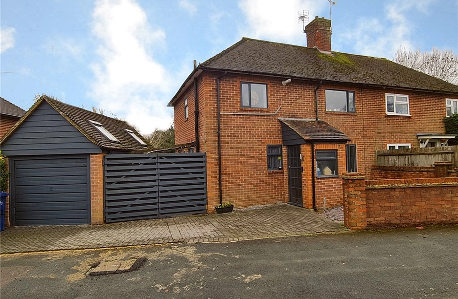 4 bedroom house for sale - Newcome Road, Farnham, Surrey, GU9 - Property View 1