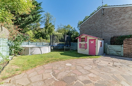 4 bedroom house for sale - White Cottage Close, Farnham, Surrey, GU9 - Property View 2