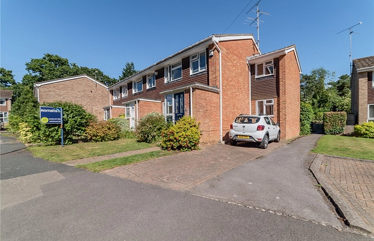 4 bedroom house for sale - White Cottage Close, Farnham, Surrey, GU9