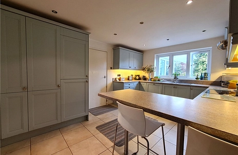 3 bedroom house for sale - Woodbourne, Farnham, Surrey, GU9 - Property View 3