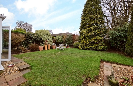 3 bedroom house for sale - Woodbourne, Farnham, Surrey, GU9 - Property View 2