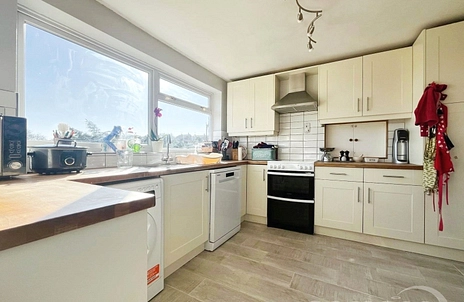 4 bedroom house for sale - Windermere Way, Farnham, GU9 - Property View 3