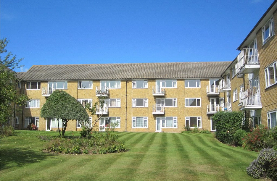 2 bedroom apartment for sale - Sumner Court, Sumner Road, Farnham, Hampshire, GU9 - Property View 1