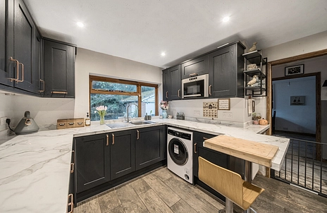 3 bedroom house for sale - Beavers Road, Farnham, GU9 - Property View 2