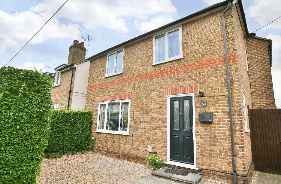 3 bedroom house for sale - Badshot Lea Road, Badshot Lea, Farnham, Surrey, GU9 - Property View 1