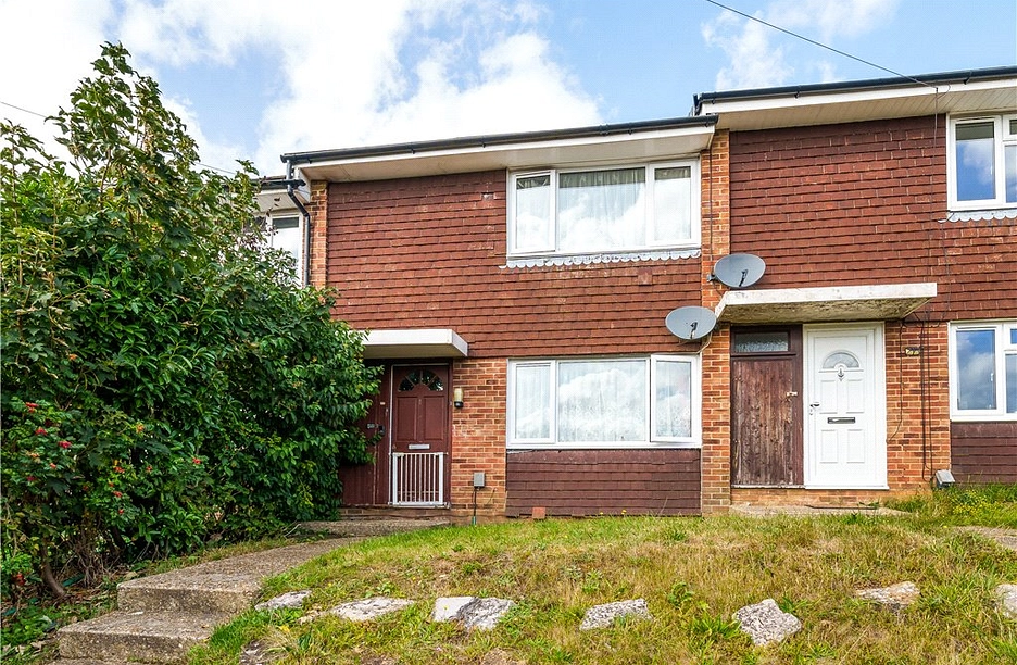 2 bedroom house for sale - Brougham Place, Farnham, Surrey, GU9 - Property View 1