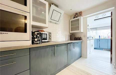 3 bedroom house for sale - Lyall Place, Farnham, Surrey, GU9 - Property View 3