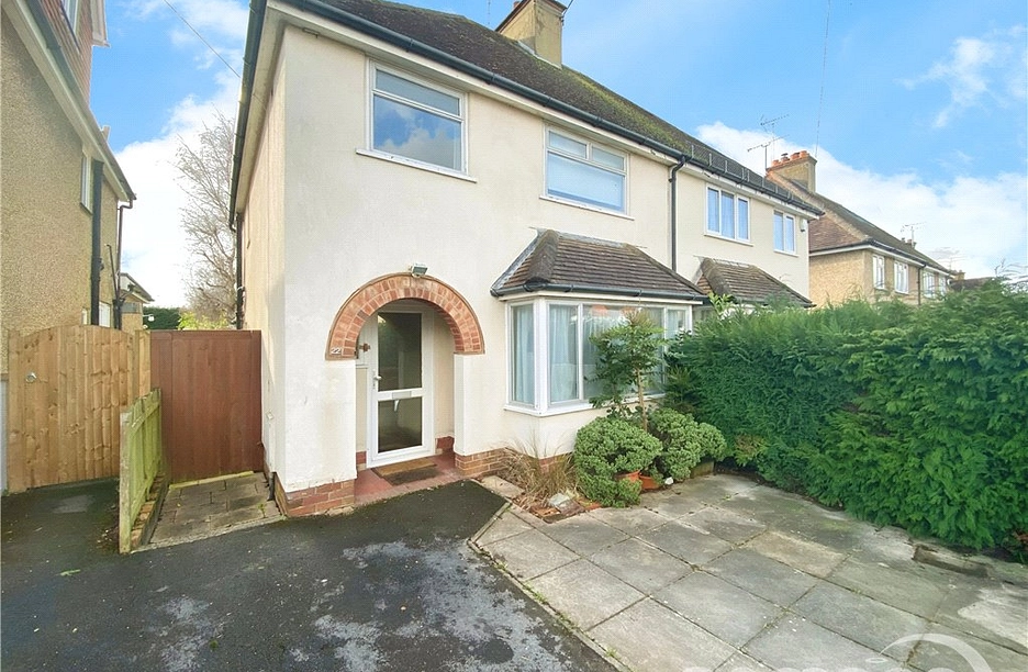 3 bedroom house for sale - Weydon Hill Road, Farnham, Surrey, GU9 - Property View 1