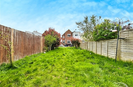 3 bedroom house for sale - Badshot Lea Road, Badshot Lea, Farnham, Surrey, GU9 - Property View 2
