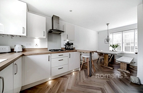 3 bedroom house for sale - Cascade Way, Farnham, Surrey, GU9 - Property View 2