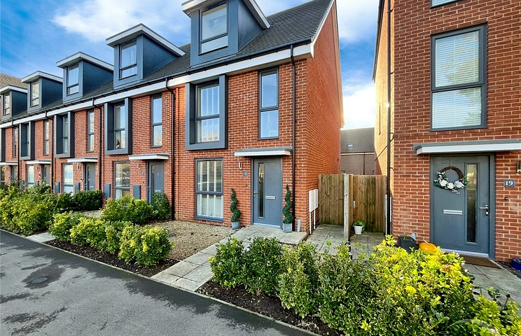 3 bedroom house for sale - Victory Terrace, Budds Lane, Bordon, Hampshire, GU35